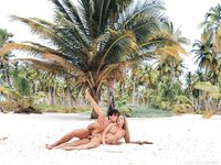 Mandy Bright har sex på stranden
