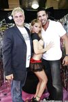 Cindy Hope suger kuk i baren