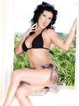 Nikki Rider i en sexig bikini