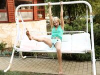 Lindsey Olsen en fiatal tini pina