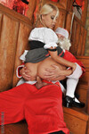 Nikky Thornes rumpa får jultomtebehandling