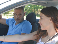 Lyen Parker knullar vid bilen