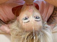 Sky Pierce djup hals suger