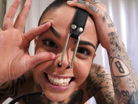 Leigh Raven, den tatuerade tonårsfittan