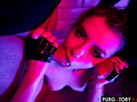 Eden Ivy suger dubbel kuk
