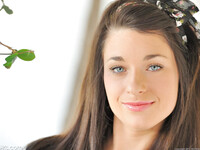 Lacy Channing visar upp sin kropp