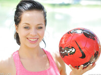 Aurora Monroe den fotbollsälskande flickan