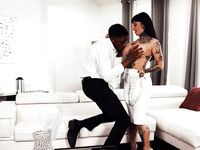 Jessie Lee den bystiga tatuerade milf