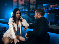 Aidra Fox den sexiga petite flickan