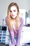 Natalie Knight den mycket sexiga blonda bruden