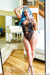 Nina Kayy de stora tuttarna milf