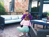 Alexis Wilson är den heta bruden med stora bröst