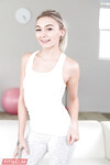 Chloe Temple visar upp sin sexiga kropp