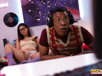 Lena Coxx knullar gamer svart kille