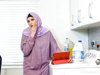 Omättlig arabisk mamma sväljer Anna Cummings svans den djupaste