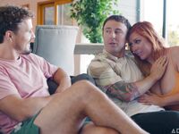Rödhårig nymphomaniac fitta slickade och knullade medan kuku maros hubby föll