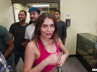 Selina Bentz lilla bitch får sitt slag jobb brutalt knullad