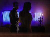 Varm trekant med Alexis Crystal och Kitana Lures svarthåriga humör