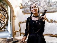 Freya Von Doom och Claire Roos knullar varandra som världens ände
