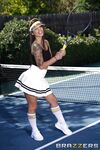 Tatuering tennis flicka gina valentina på det öppna fältet knull xander corvus