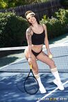 Tatuering tennis flicka gina valentina på det öppna fältet knull xander corvus