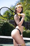 Tatuering tennis flicka gina valentina på det öppna fältet knull xander corvus
