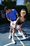 Tatuering tennis flicka gina valentina på det öppna fältet knull xander corvus