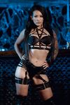 Madison Ivy och Katrina Jade njuter av att slicka varandras rakade fitta