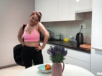 Mary Candy efter blowjob knullad bakifrån