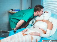 Jasmine Jae - Läkarens stora manliga medlem