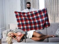 Nicolette Shea är otrogen mot sin man