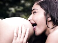 Emily Willis och Gianna Diors tabubelagda lesbiska sex