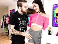 Emily Willis hårt sex