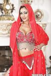 Priya Rai en traditionell ribba