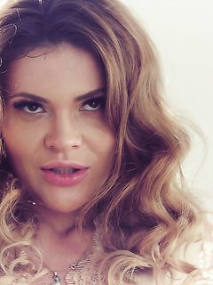 Gina Gerson & Verona Sky - Sensuell slickning av fitta