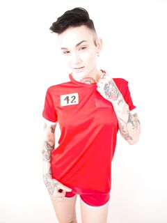 Nikki Hearts - Tatuerad bitch