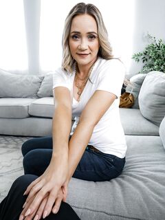Rachel Ramseys ögonkvinna får hårt sex i Lingerie