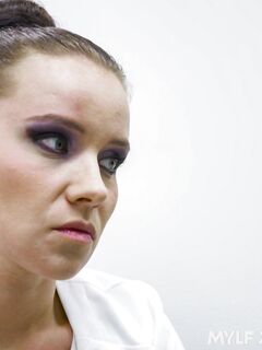 Wendy Moons heta blow jobb och passionerade back fuck