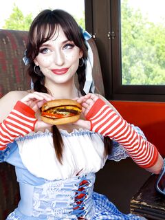 Lana Smalls' piggy girl, hard-fucked på caféet