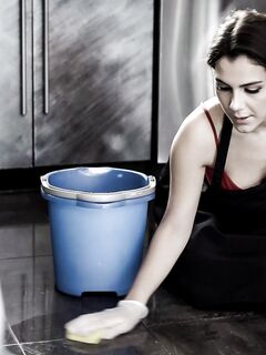 Valentina Nappi får en stor titty brun fitta från sin skäggiga älskare