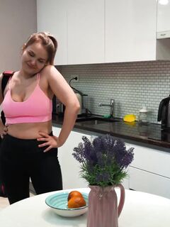 Mary Candy efter blowjob knullad bakifrån