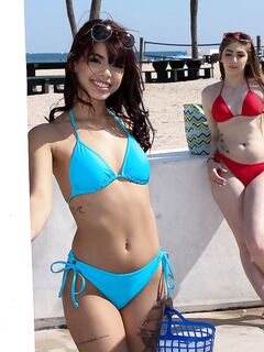 Gina Valentina och Kobi Brian - Slickning av fittor
