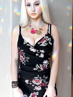 Skylar Vox den storbröstade tonåringen